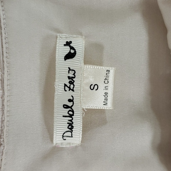 Double Zero Layered Bell-Sleeve Off-Shoulder Dress - Picture 5 of 5